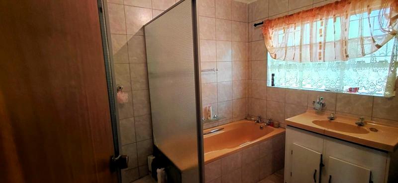 4 Bedroom Property for Sale in Universitas Ridge Free State